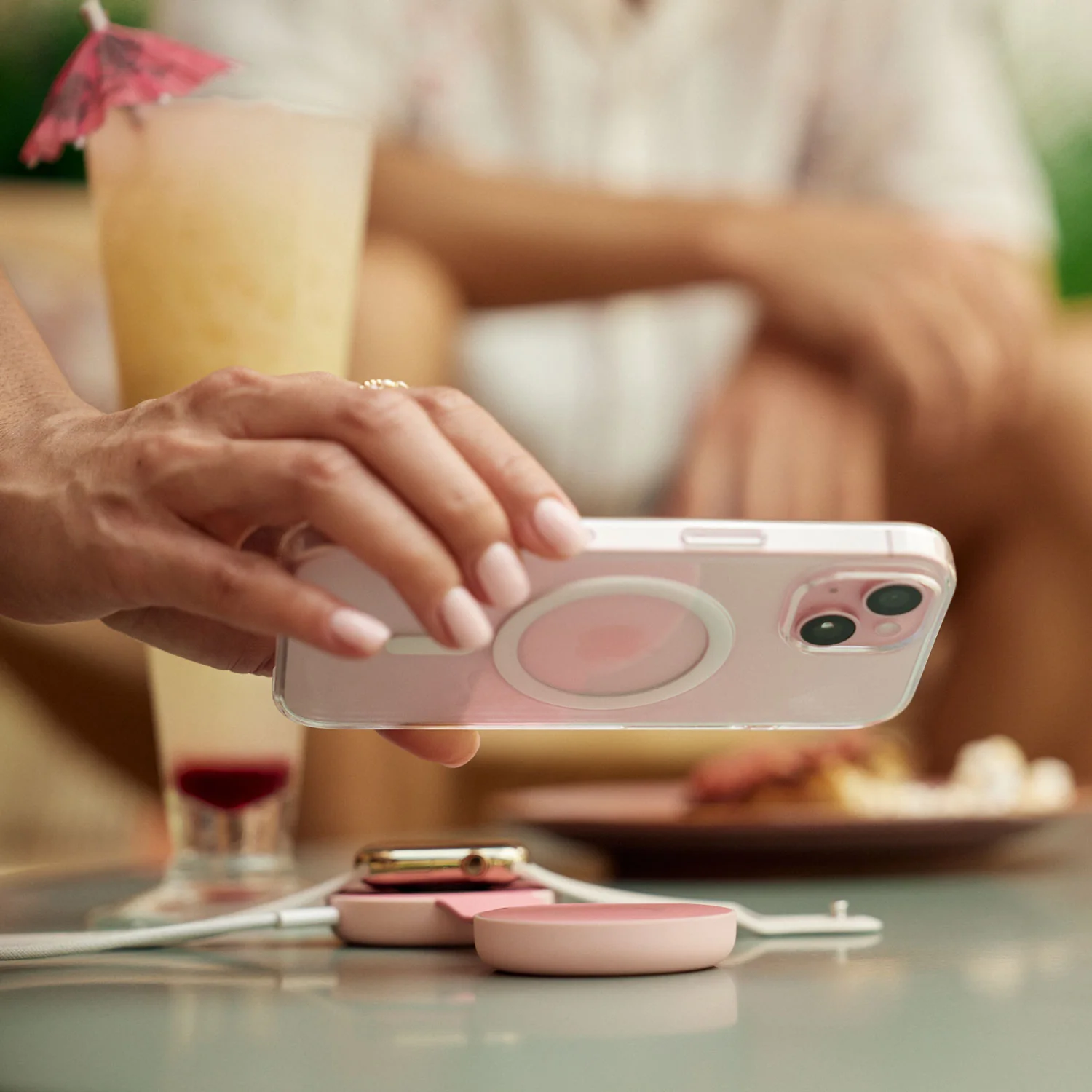ButterFly SE 2-in-1 Qi2 Charger - Image 5